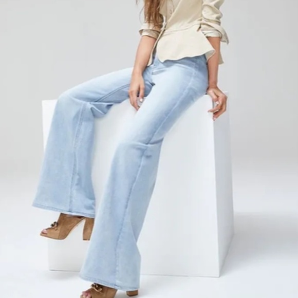 White House Black Market Jeans Whbm Wide Leg High Rise Light Wash